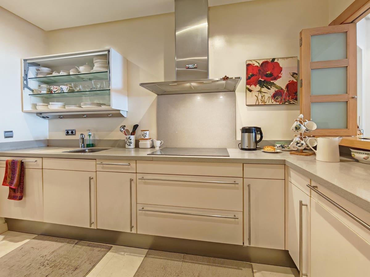 3 bedroom Apartment for sale in Marbella with pool garage - € 1,595,000 (Ref: 9851718)