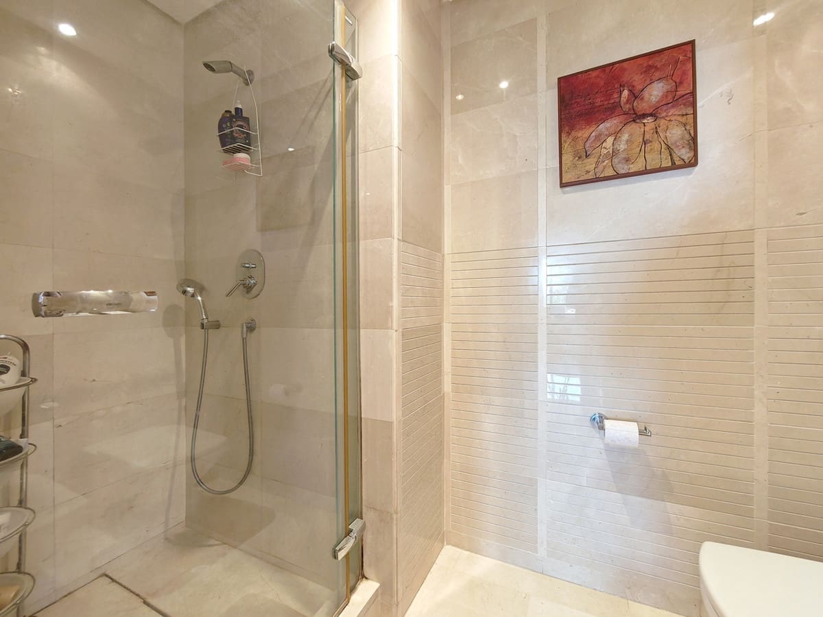 3 bedroom Apartment for sale in Marbella with pool garage - € 1,595,000 (Ref: 9851718)