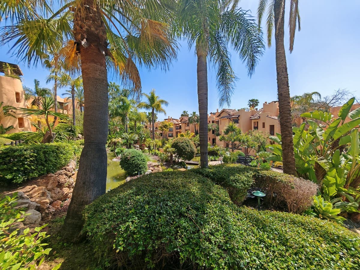 3 bedroom Apartment for sale in Marbella with pool garage - € 1,595,000 (Ref: 9851718)