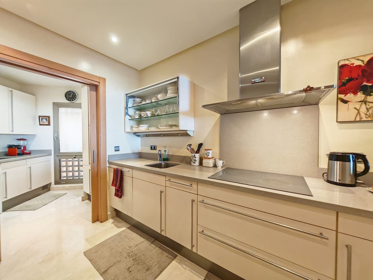 3 slaapkamer Appartement te koop in Marbella met zwembad garage - € 1.500.000 (Ref: 9851718)