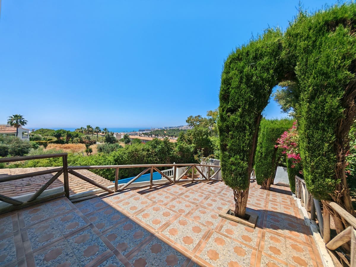 3 sypialnia Willa na sprzedaż w La Cala de Mijas z basenem - 900 000 € (Ref: 9894433)