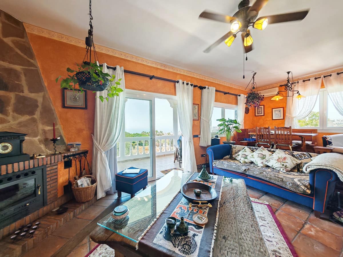 3 sypialnia Willa na sprzedaż w La Cala de Mijas z basenem - 900 000 € (Ref: 9894433)