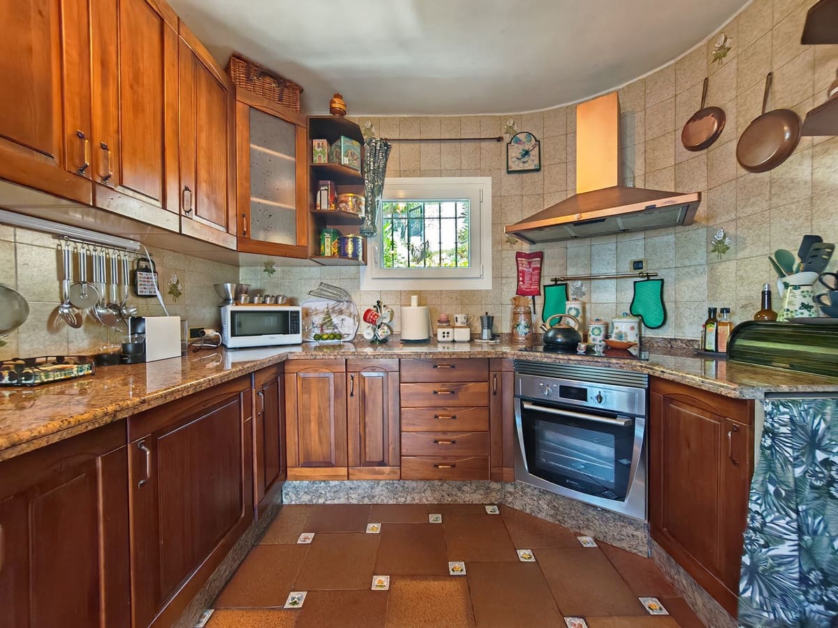 3 sypialnia Willa na sprzedaż w La Cala de Mijas z basenem - 900 000 € (Ref: 9894433)