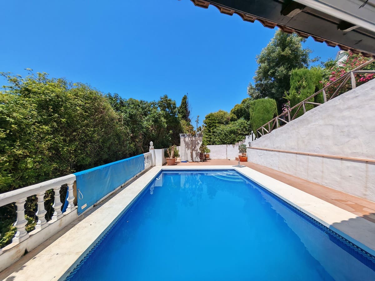 3 sypialnia Willa na sprzedaż w La Cala de Mijas z basenem - 900 000 € (Ref: 9894433)