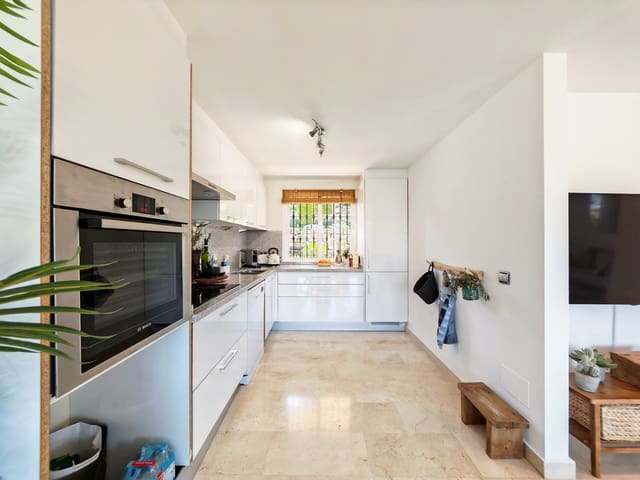 2 sypialnia Apartament na sprzedaż w Benahavís z basenem garażem - 685 000 € (Ref: 9894435)