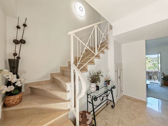 2 sypialnia Apartament na sprzedaż w Benahavís z basenem garażem - 685 000 € (Ref: 9894435)