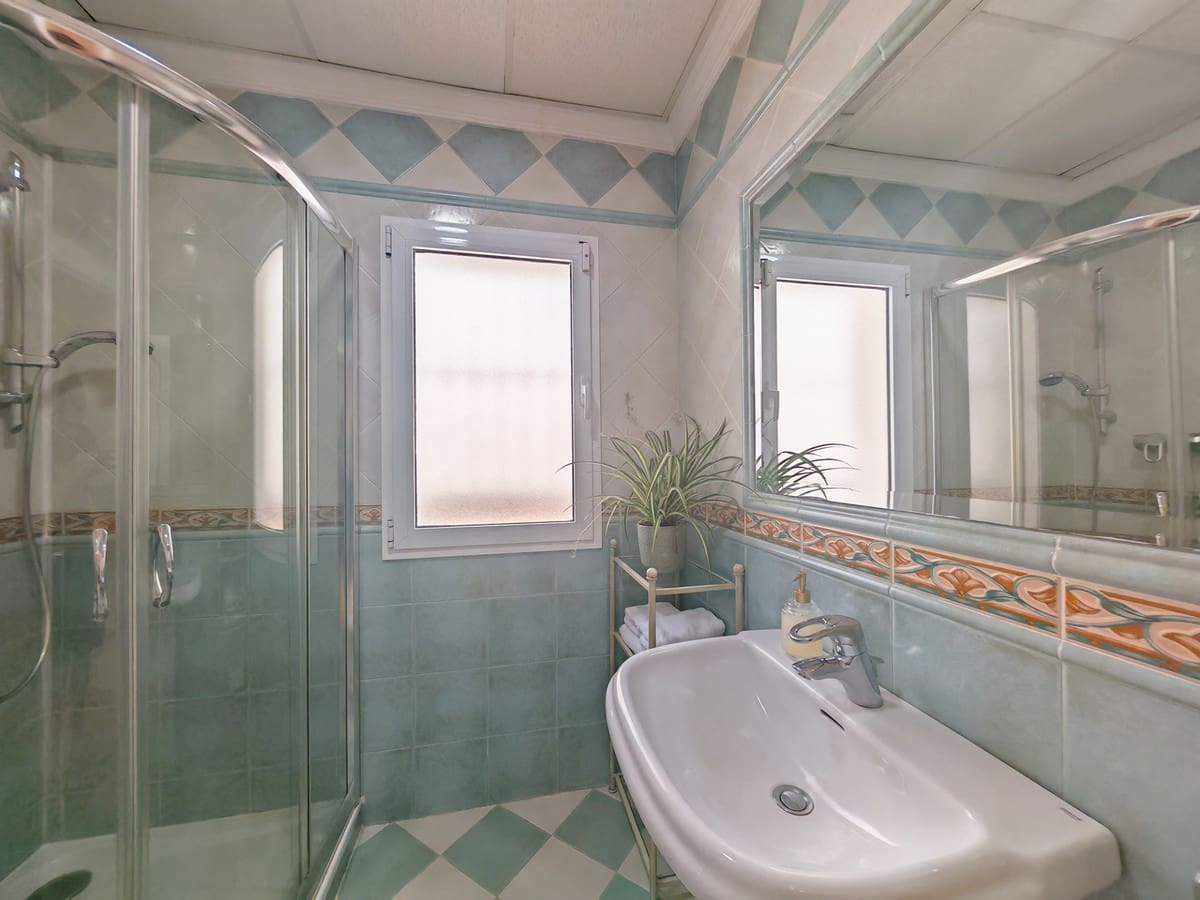 Chalet de 4 habitaciones en Elviria en venta con piscina garaje - 2.250.000 € (Ref: 9896826)