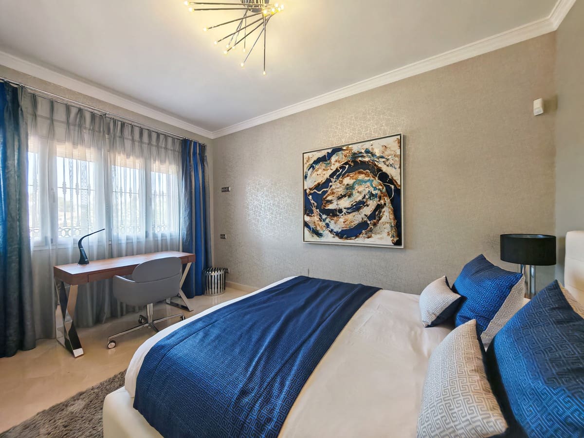 Chalet de 4 habitaciones en Elviria en venta con piscina garaje - 2.250.000 € (Ref: 9896826)