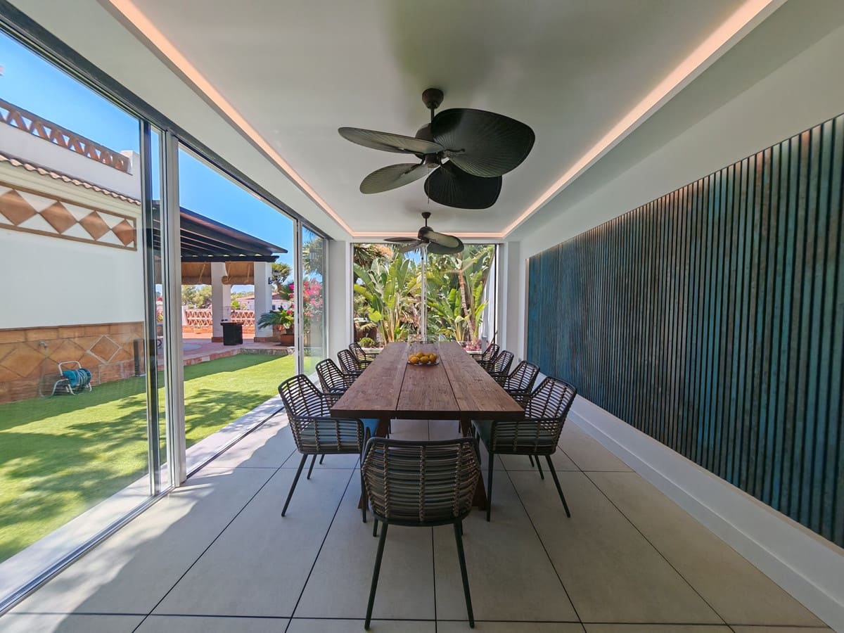 Chalet de 4 habitaciones en Elviria en venta con piscina garaje - 2.250.000 € (Ref: 9896826)