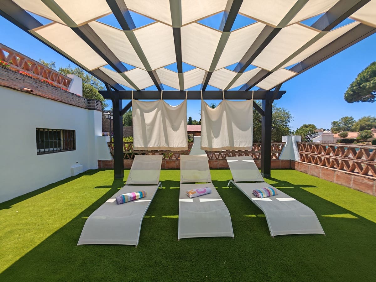 Chalet de 4 habitaciones en Elviria en venta con piscina garaje - 2.250.000 € (Ref: 9896826)