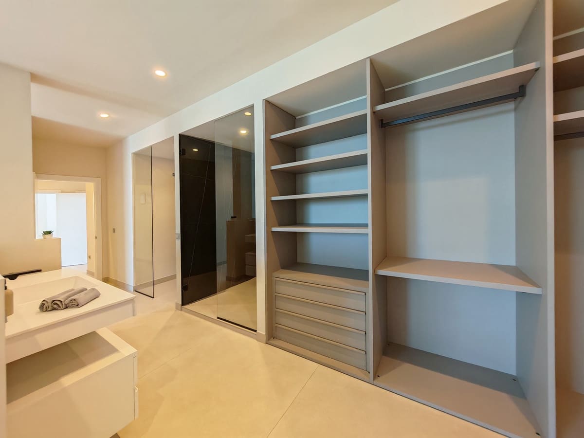 4 Zimmer Villa zu verkaufen in Los Monteros mit Pool Garage - 3.995.000 € (Ref: 9899647)