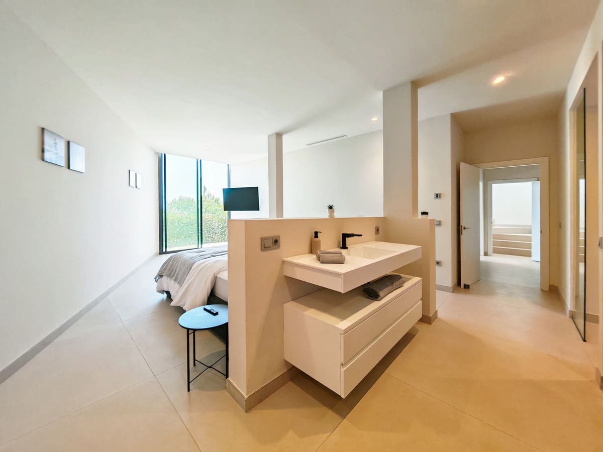 4 Zimmer Villa zu verkaufen in Los Monteros mit Pool Garage - 3.995.000 € (Ref: 9899647)