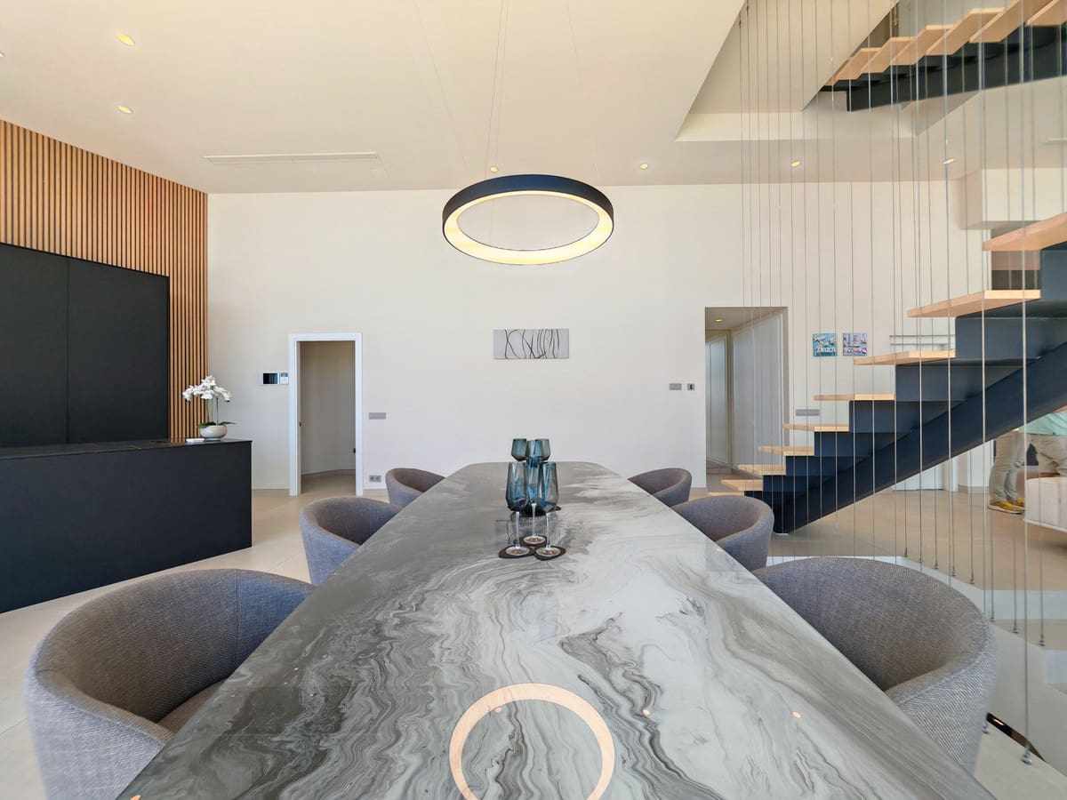 4 Zimmer Villa zu verkaufen in Los Monteros mit Pool Garage - 3.995.000 € (Ref: 9899647)