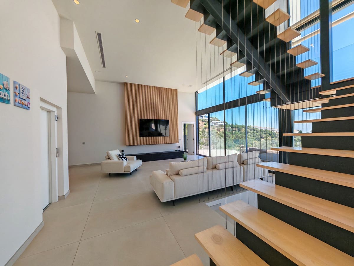 4 Zimmer Villa zu verkaufen in Los Monteros mit Pool Garage - 3.995.000 € (Ref: 9899647)