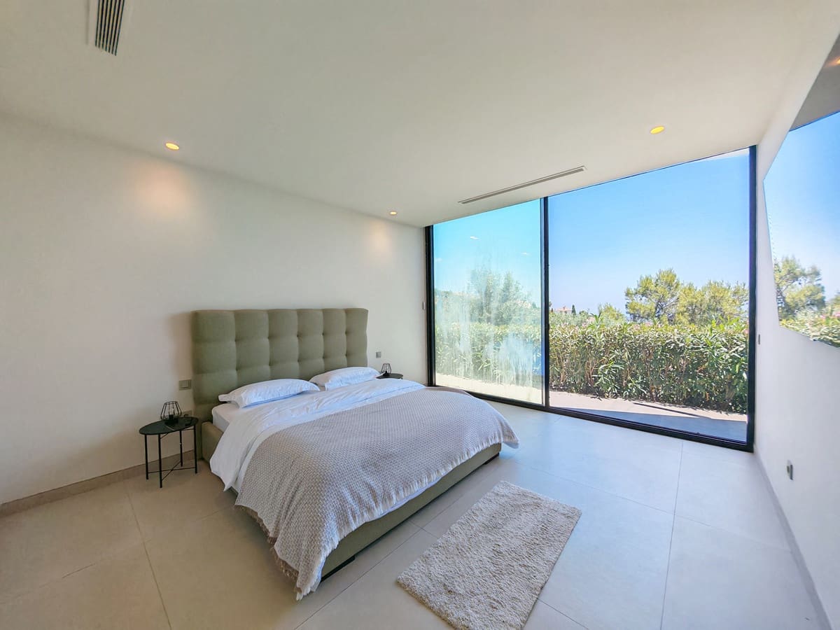 4 Zimmer Villa zu verkaufen in Los Monteros mit Pool Garage - 3.995.000 € (Ref: 9899647)