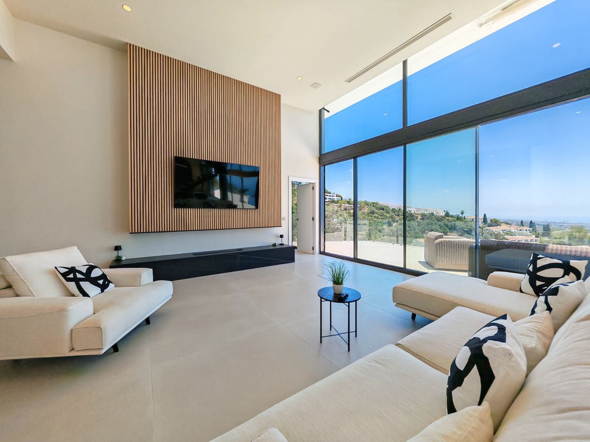 4 Zimmer Villa zu verkaufen in Los Monteros mit Pool Garage - 3.995.000 € (Ref: 9899647)