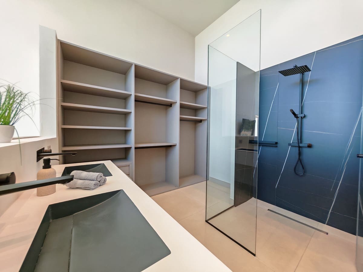 4 Zimmer Villa zu verkaufen in Los Monteros mit Pool Garage - 3.995.000 € (Ref: 9899647)