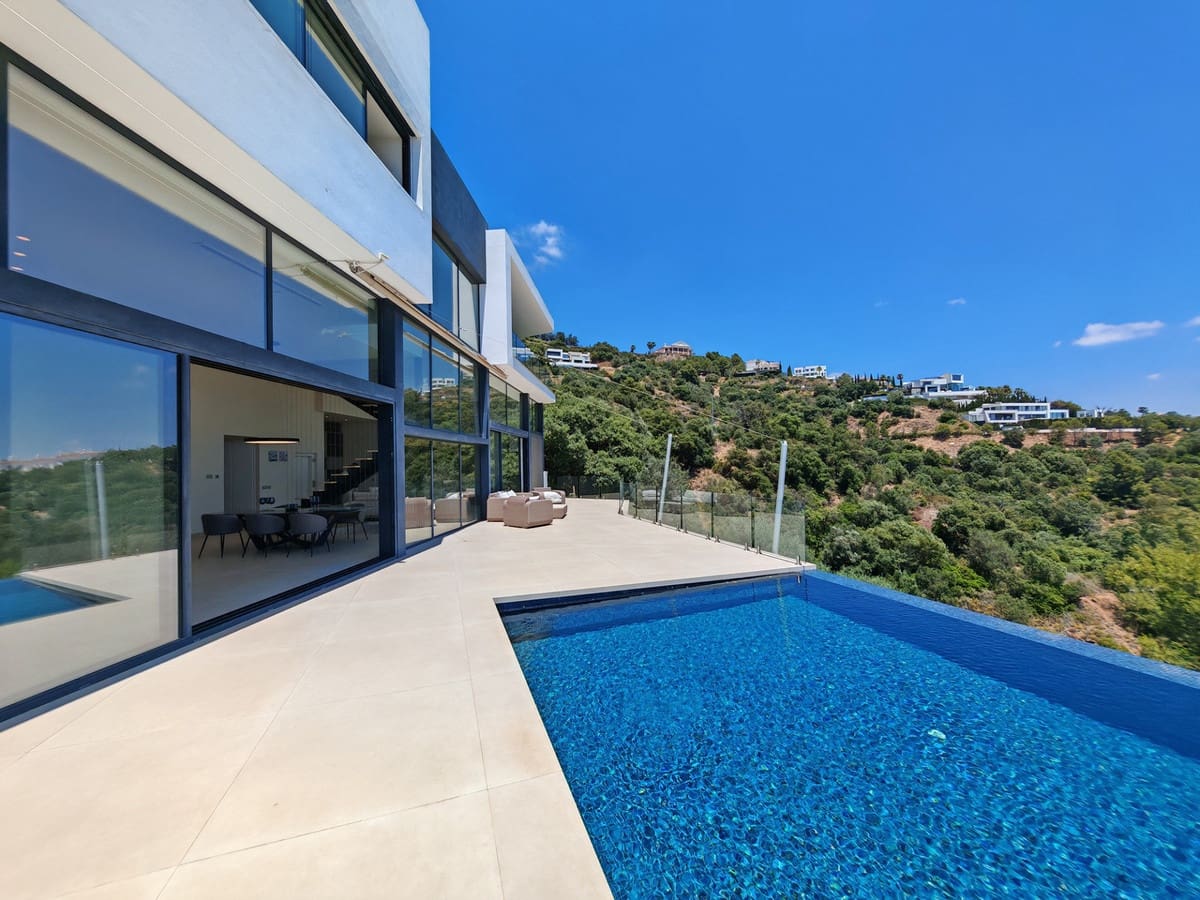 4 Zimmer Villa zu verkaufen in Los Monteros mit Pool Garage - 3.995.000 € (Ref: 9899647)