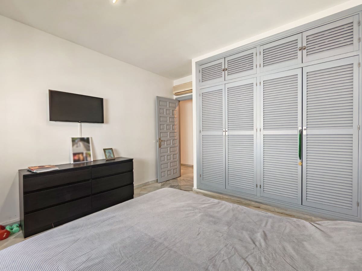 3 soveværelse Villa til salg i Benalmadena med swimmingpool garage - € 895.000 (Ref: 9913132)