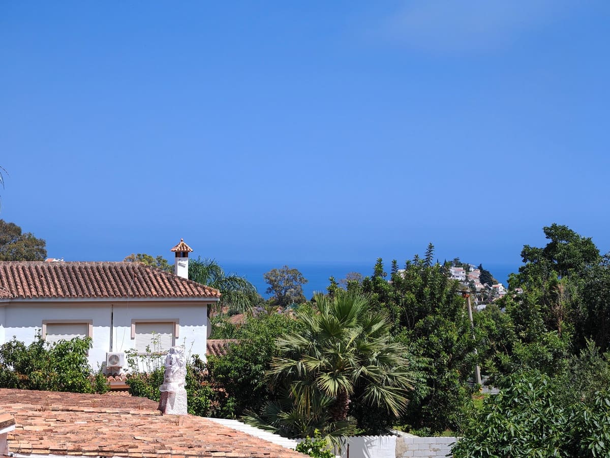 3 soveværelse Villa til salg i Benalmadena med swimmingpool garage - € 895.000 (Ref: 9913132)