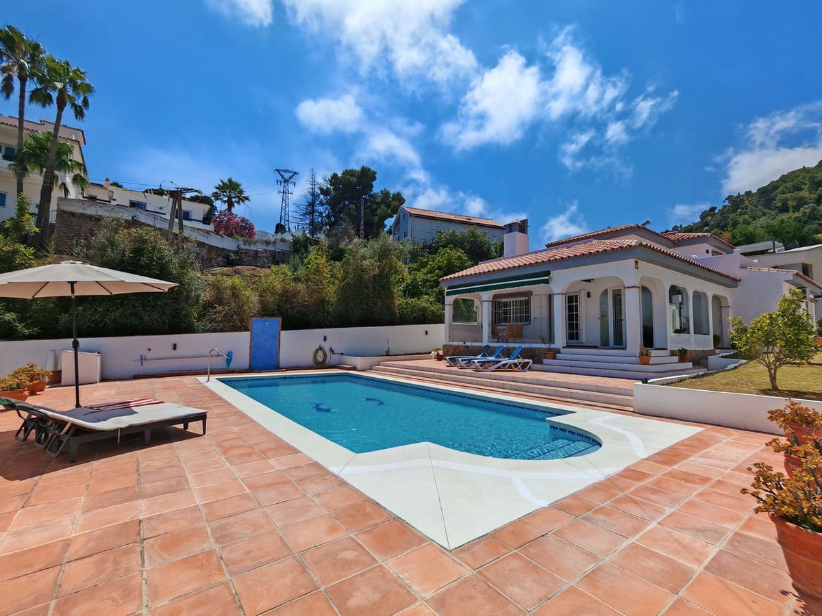 3 soveværelse Villa til salg i Benalmadena med swimmingpool garage - € 895.000 (Ref: 9913132)