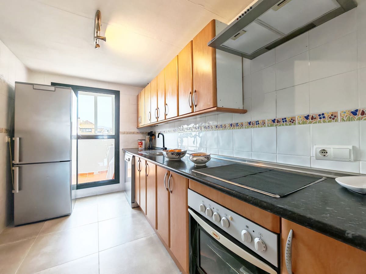 3 slaapkamer Appartement te koop in Estepona met zwembad garage - € 535.000 (Ref: 9922272)