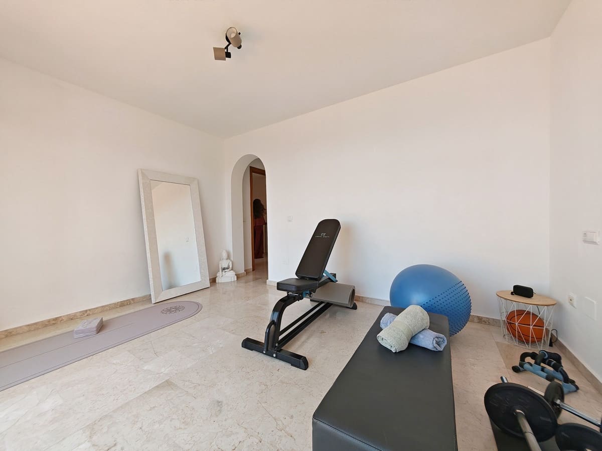 3 slaapkamer Appartement te koop in Estepona met zwembad garage - € 535.000 (Ref: 9922272)