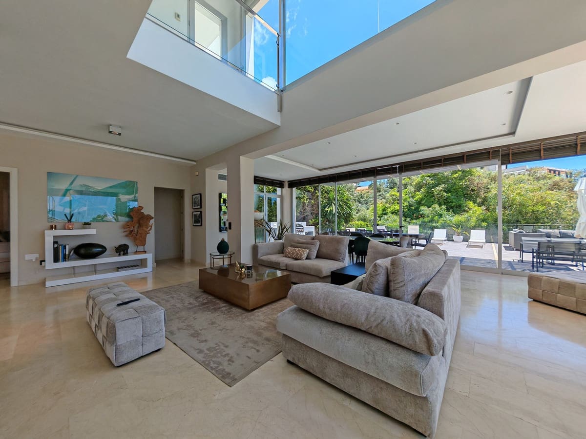 3 soveværelse Villa til salg i El Rosario med swimmingpool garage - € 2.395.000 (Ref: 9922273)