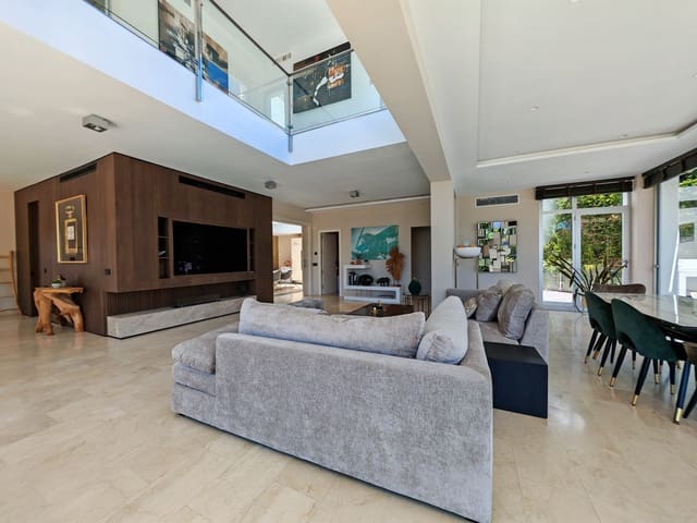 3 camera da letto Villa in vendita in El Rosario, Marbella con piscina garage - 2.395.000 € (Rif: 9922273)