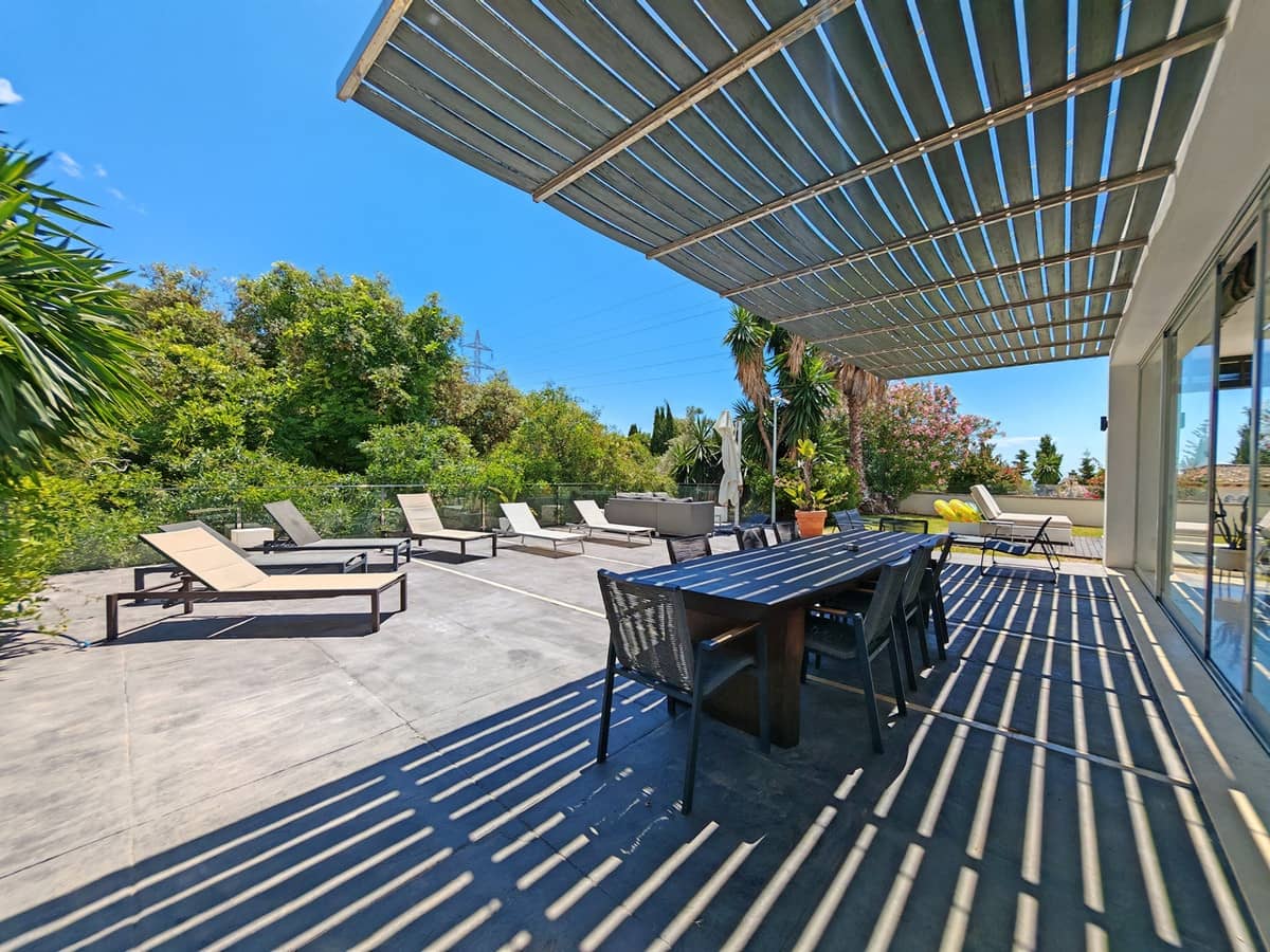 3 soveværelse Villa til salg i El Rosario med swimmingpool garage - € 2.395.000 (Ref: 9922273)