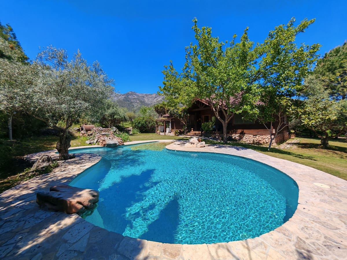 3 bedroom Finca/Country House for sale in Ojen with pool garage - € 595,000 (Ref: 9924596)