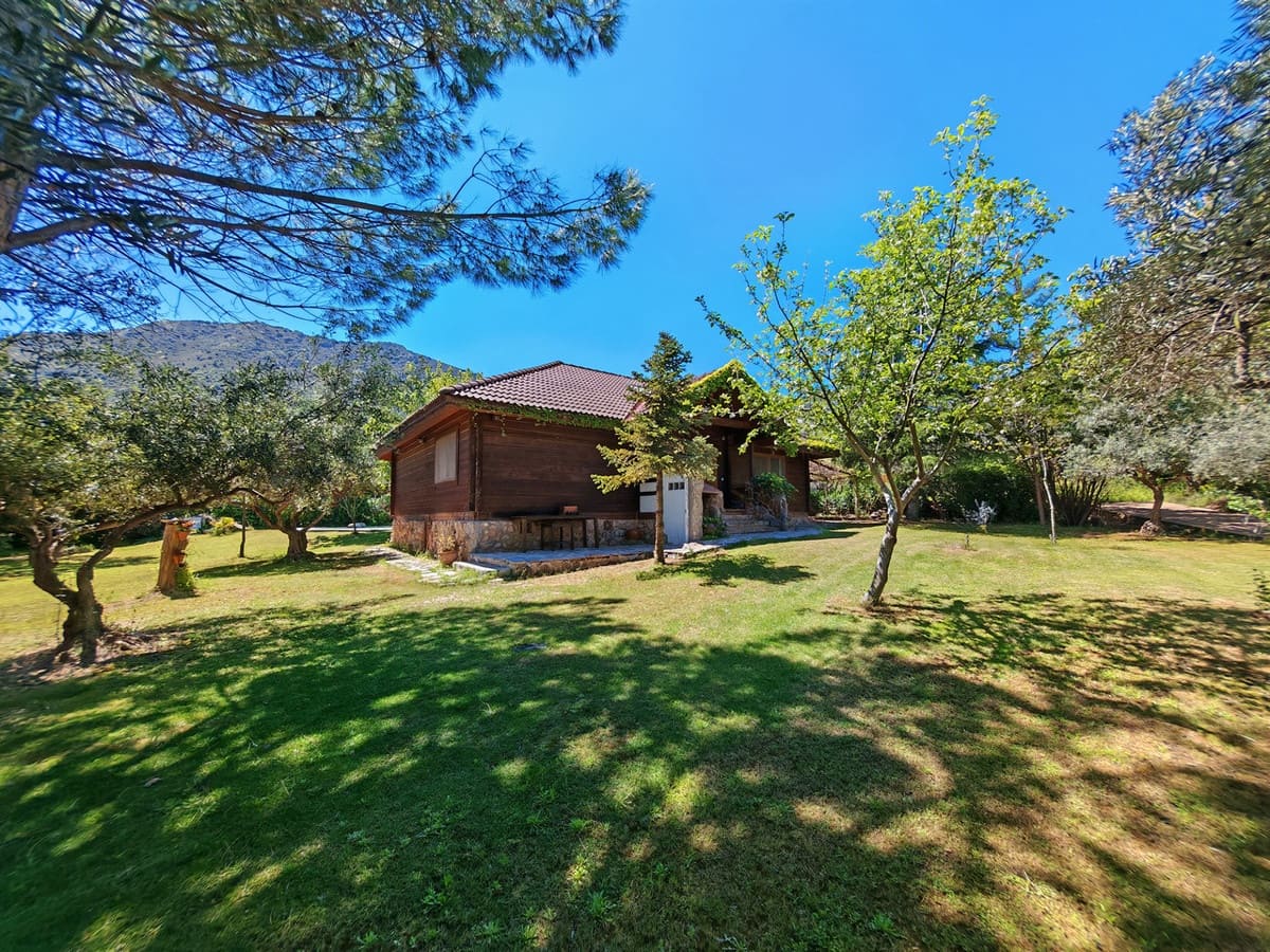 3 bedroom Finca/Country House for sale in Ojen with pool garage - € 595,000 (Ref: 9924596)