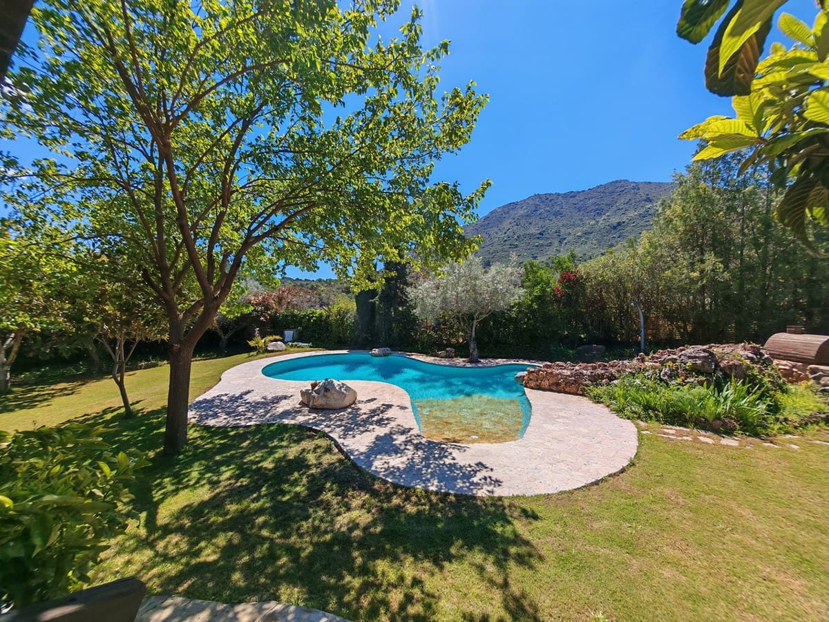 3 bedroom Finca/Country House for sale in Ojen with pool garage - € 595,000 (Ref: 9924596)