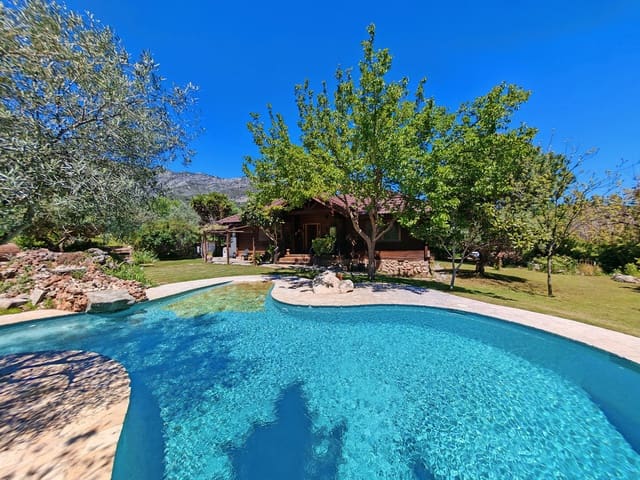 3 bedroom Finca/Country House for sale in Ojen with pool garage - € 595,000 (Ref: 9924596)
