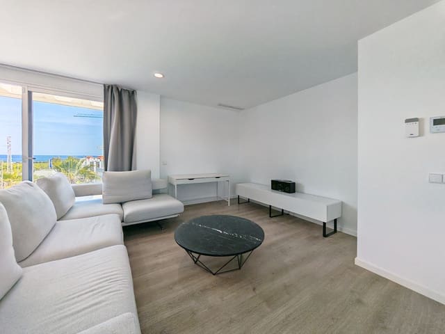 Ático de 2 habitaciones en Estepona en alquiler con piscina garaje - 2.500 € (Ref: 9943647)