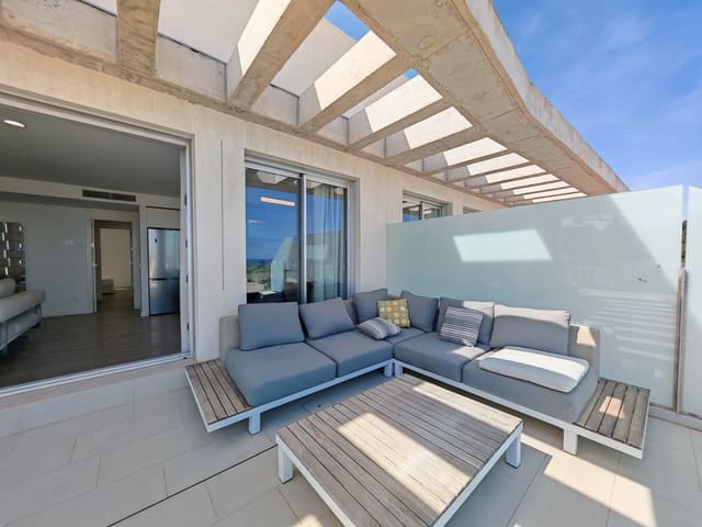 Ático de 2 habitaciones en Estepona en alquiler con piscina garaje - 2.500 € (Ref: 9943647)