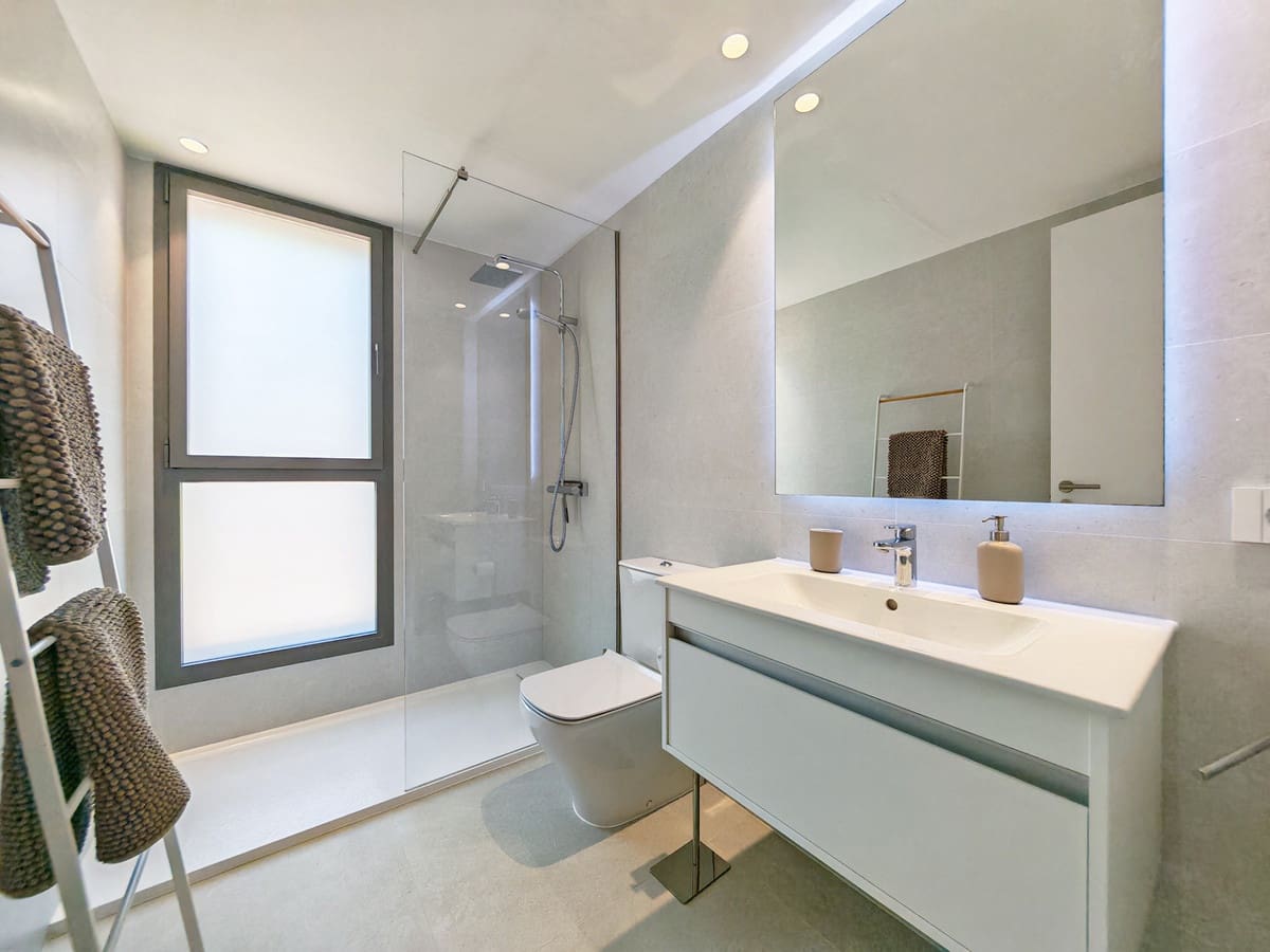 3 slaapkamer Appartement te koop in New Golden Mile met zwembad garage - € 1.080.000 (Ref: 9945692)