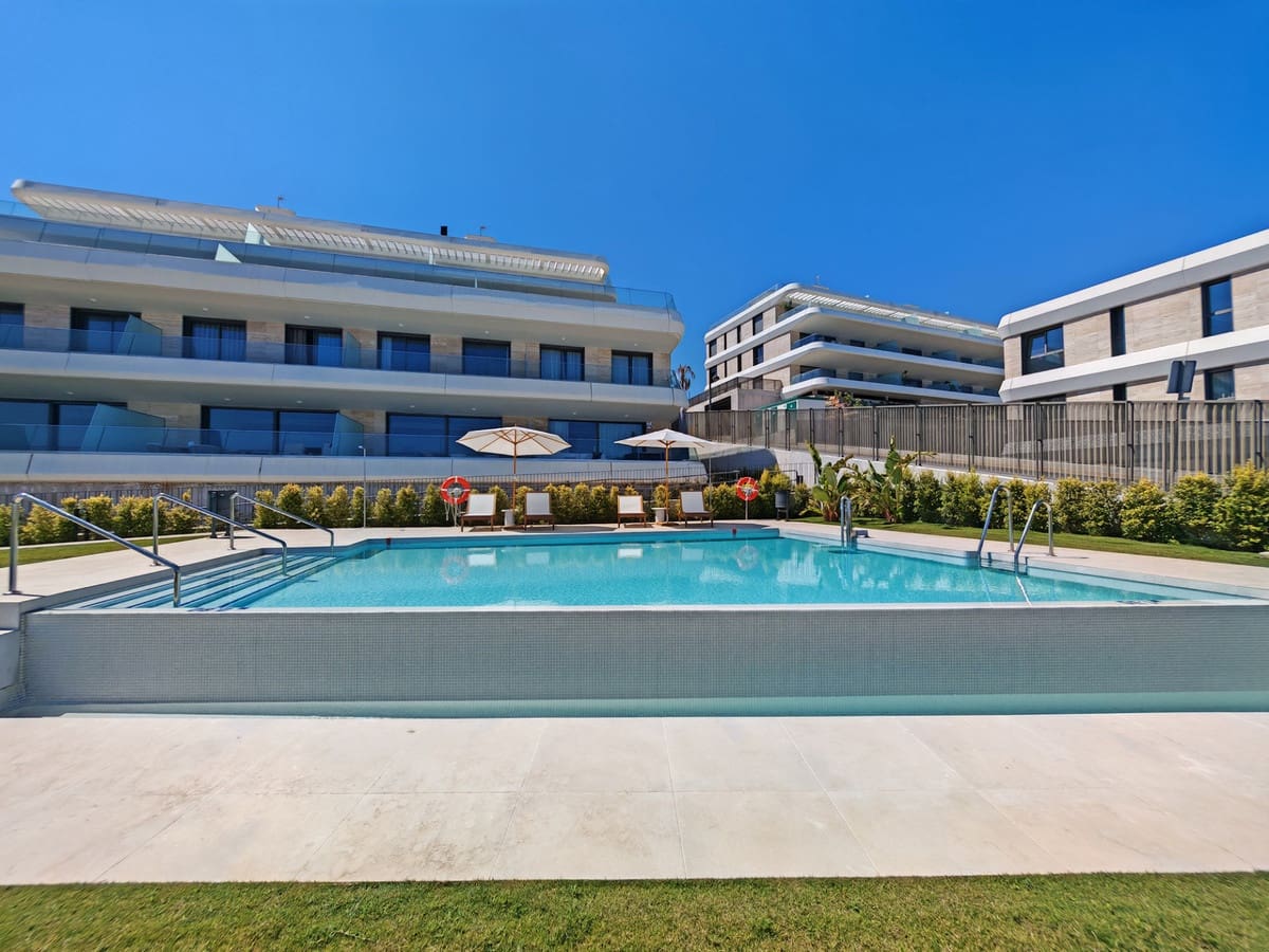 3 slaapkamer Appartement te koop in New Golden Mile met zwembad garage - € 1.080.000 (Ref: 9945692)