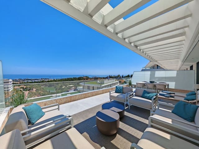 Apartamento de 3 habitaciones en Selwo, Estepona en venta con piscina garaje - 1.080.000 € (Ref: 9945692)