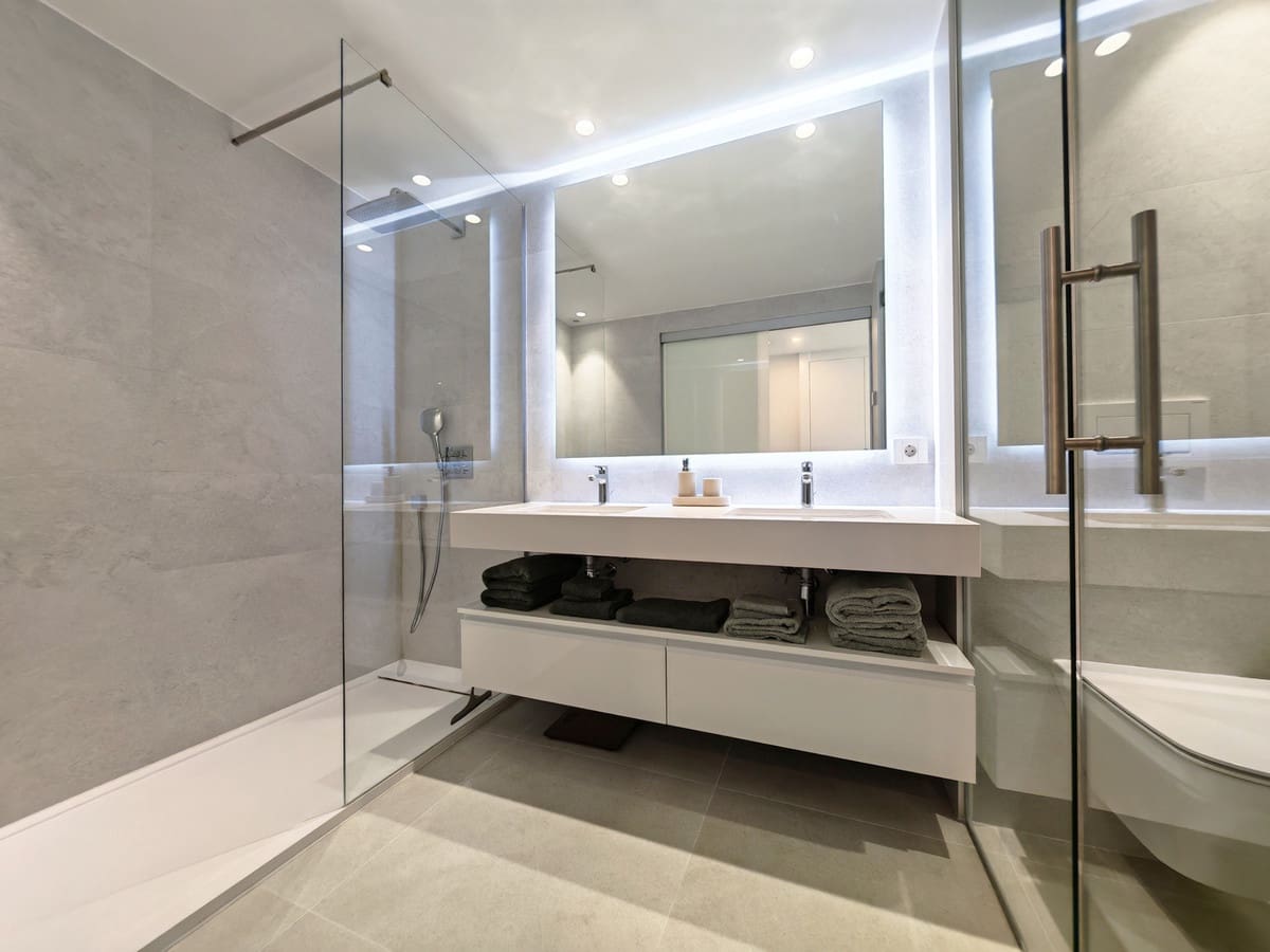 3 slaapkamer Appartement te koop in New Golden Mile met zwembad garage - € 1.080.000 (Ref: 9945692)