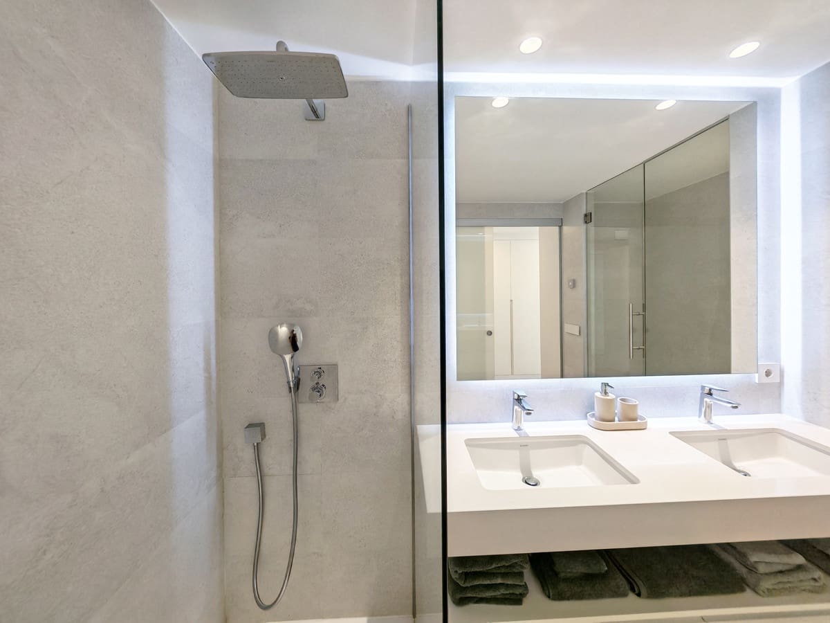 3 slaapkamer Appartement te koop in New Golden Mile met zwembad garage - € 1.080.000 (Ref: 9945692)