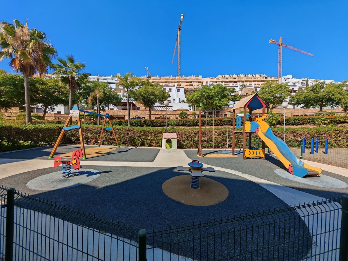 3 sovrum Lägenhet till salu i La Cala de Mijas med pool garage - 615 000 € (Ref: 9945694)