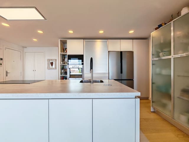 4 Zimmer Apartment zu verkaufen in Mijas Costa, Mijas mit Pool Garage - 840.000 € (Ref: 9945696)