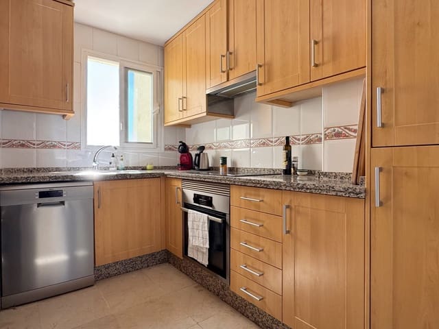 2 soveværelse Penthouse til salg i Benalmádena med swimmingpool garage - € 389.000 (Ref: 9954210)