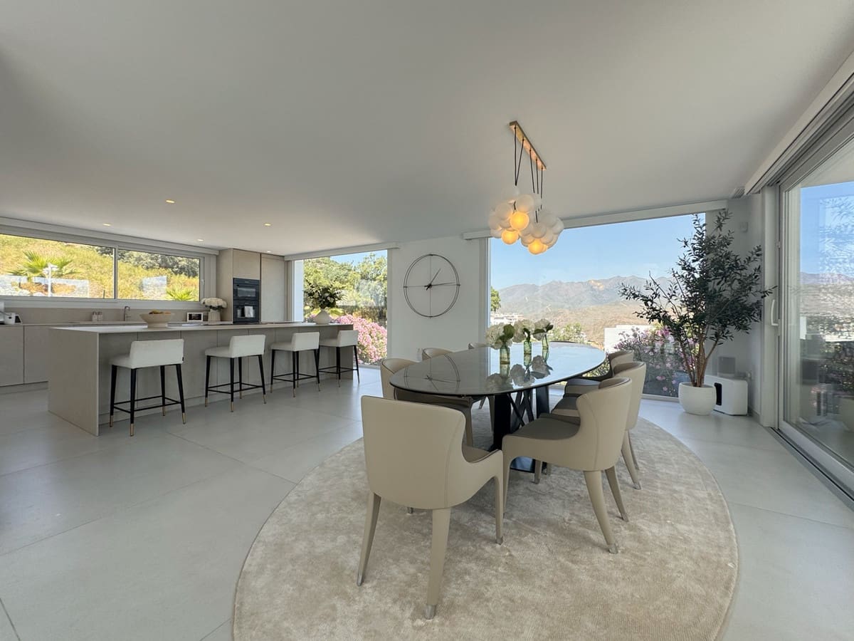 4 sypialnia Willa na sprzedaż w La Mairena z basenem garażem - 3 300 000 € (Ref: 9957951)