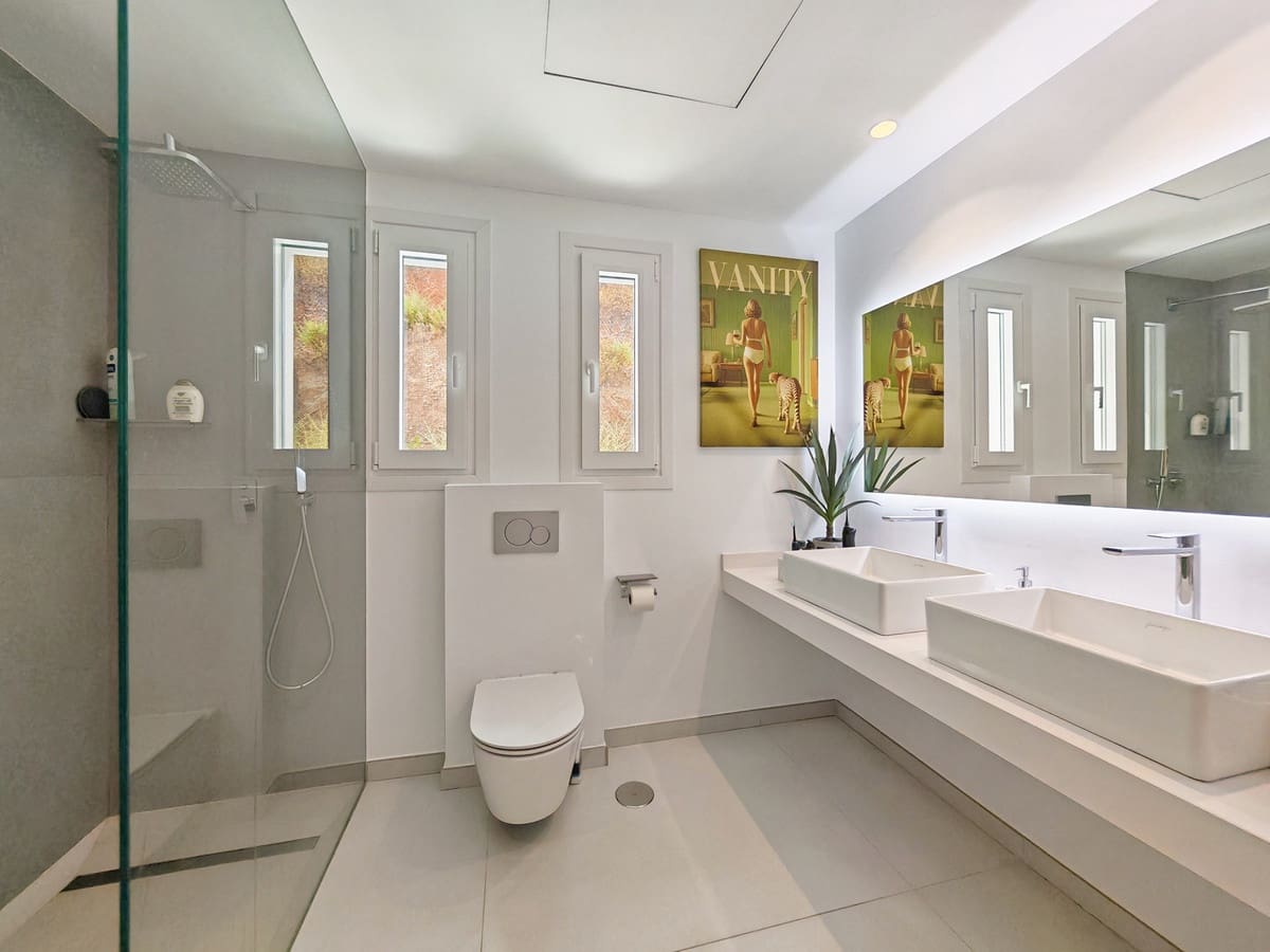 4 sypialnia Willa na sprzedaż w La Mairena z basenem garażem - 2 899 000 € (Ref: 9957951)