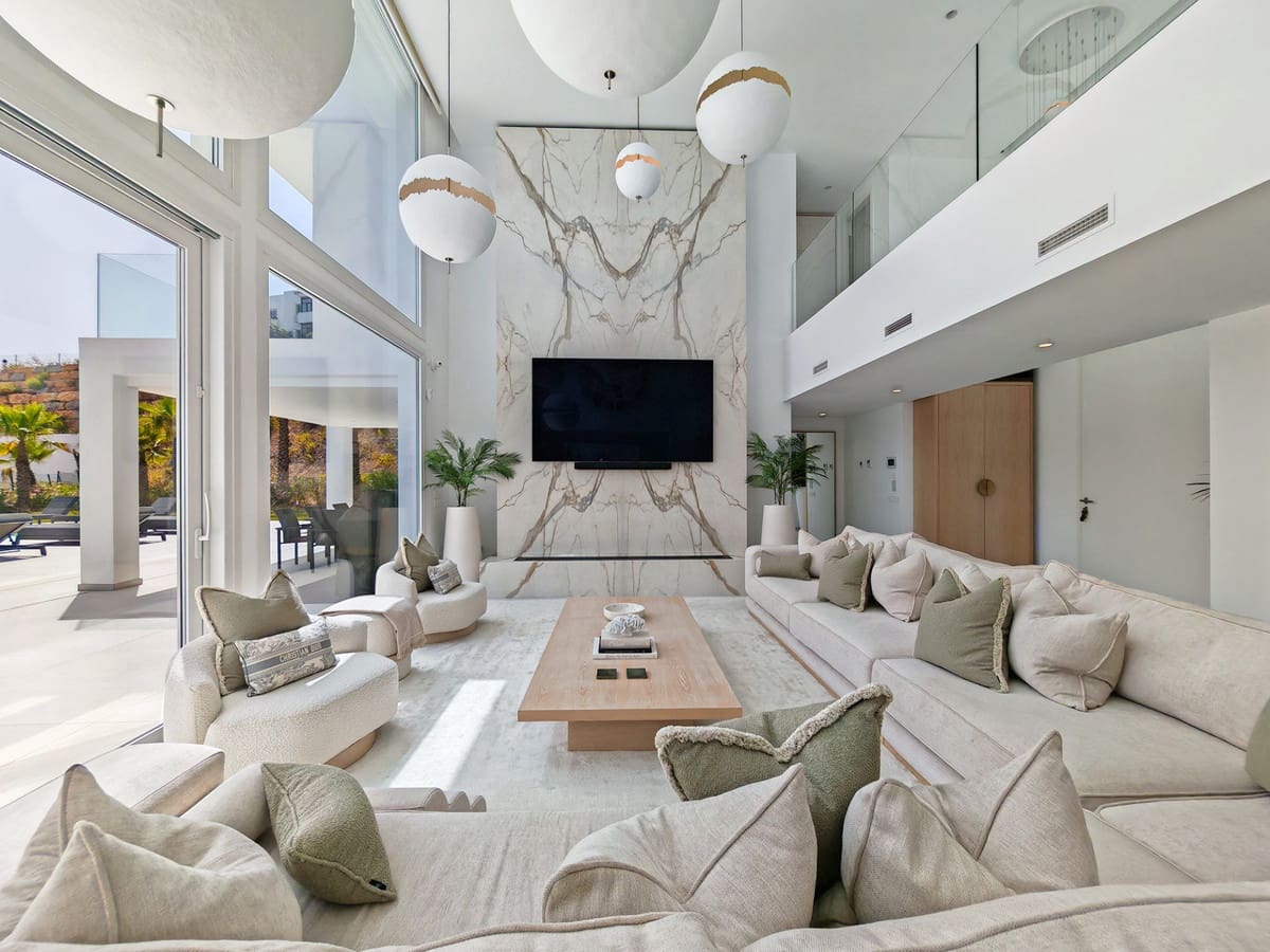 4 sypialnia Willa na sprzedaż w La Mairena z basenem garażem - 2 899 000 € (Ref: 9957951)