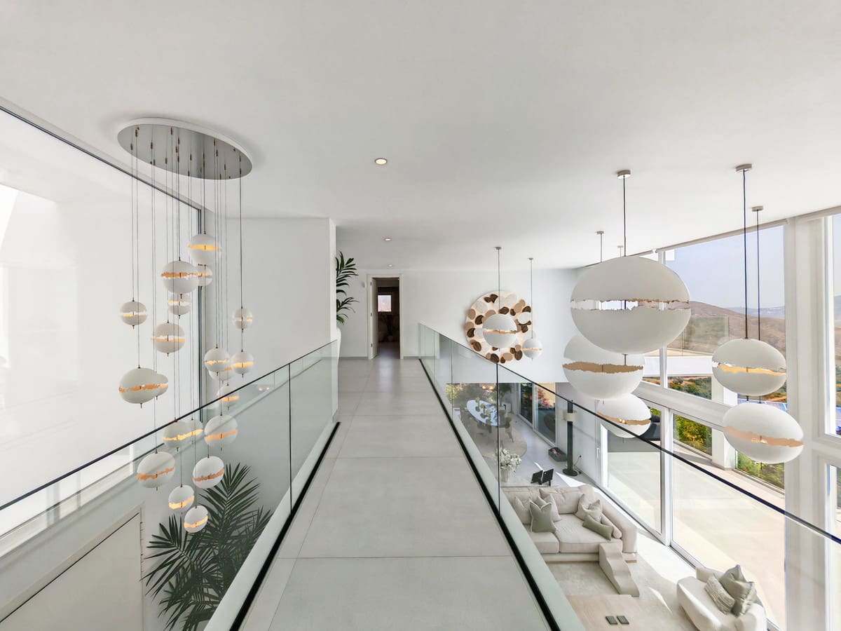4 sypialnia Willa na sprzedaż w La Mairena z basenem garażem - 2 899 000 € (Ref: 9957951)