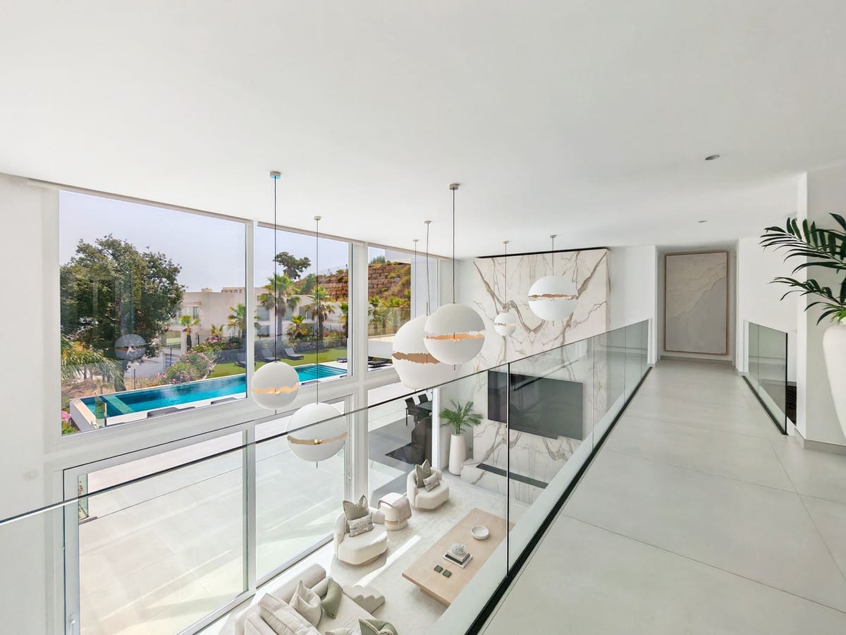 4 sypialnia Willa na sprzedaż w La Mairena z basenem garażem - 2 899 000 € (Ref: 9957951)