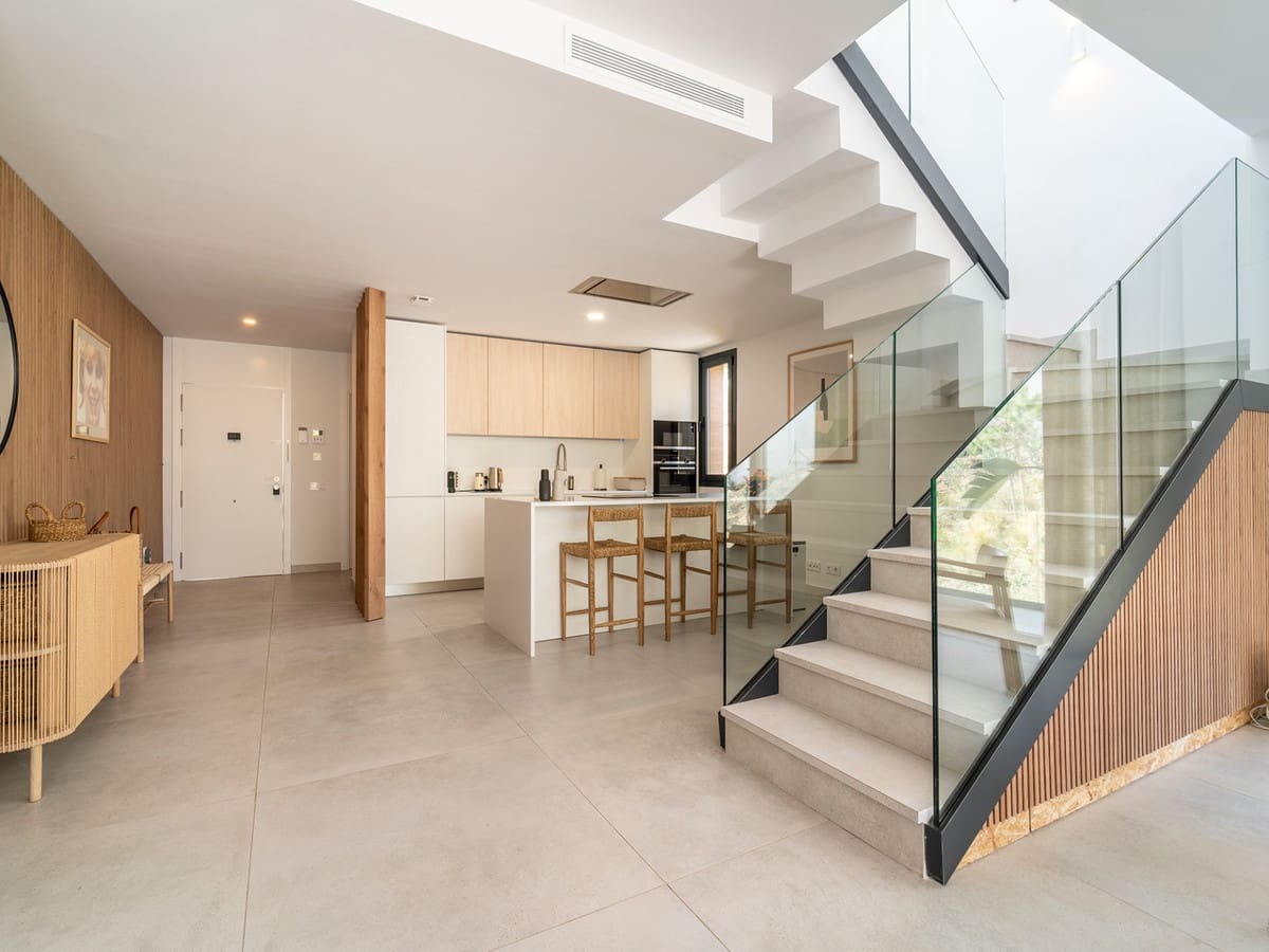 3 soverom Penthouse til salgs i Cabopino med svømmebasseng garasje - € 1 595 000 (Ref: 9957952)